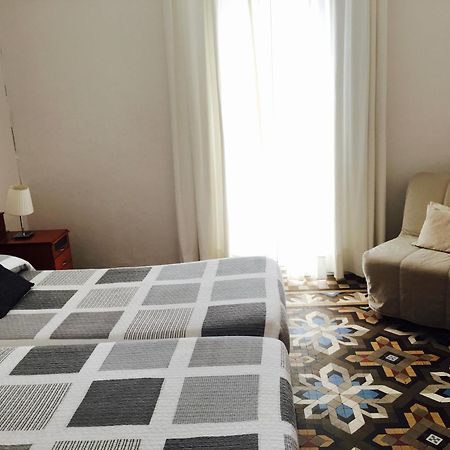 Hostal Eixample Барселона Стая снимка