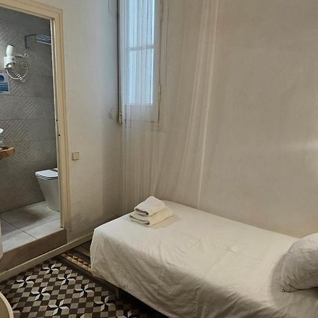 Hostal Eixample Барселона Екстериор снимка