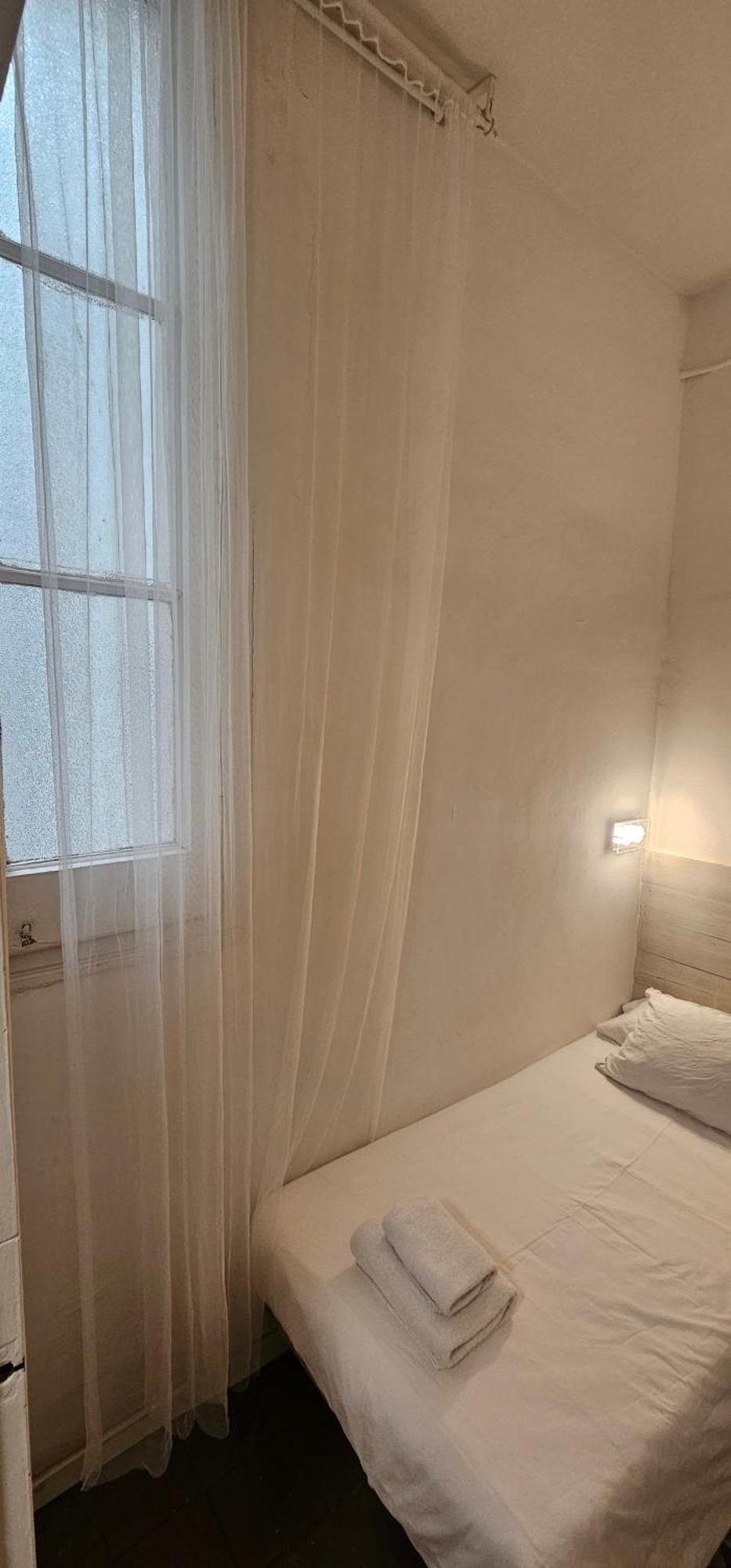 Hostal Eixample Барселона Екстериор снимка